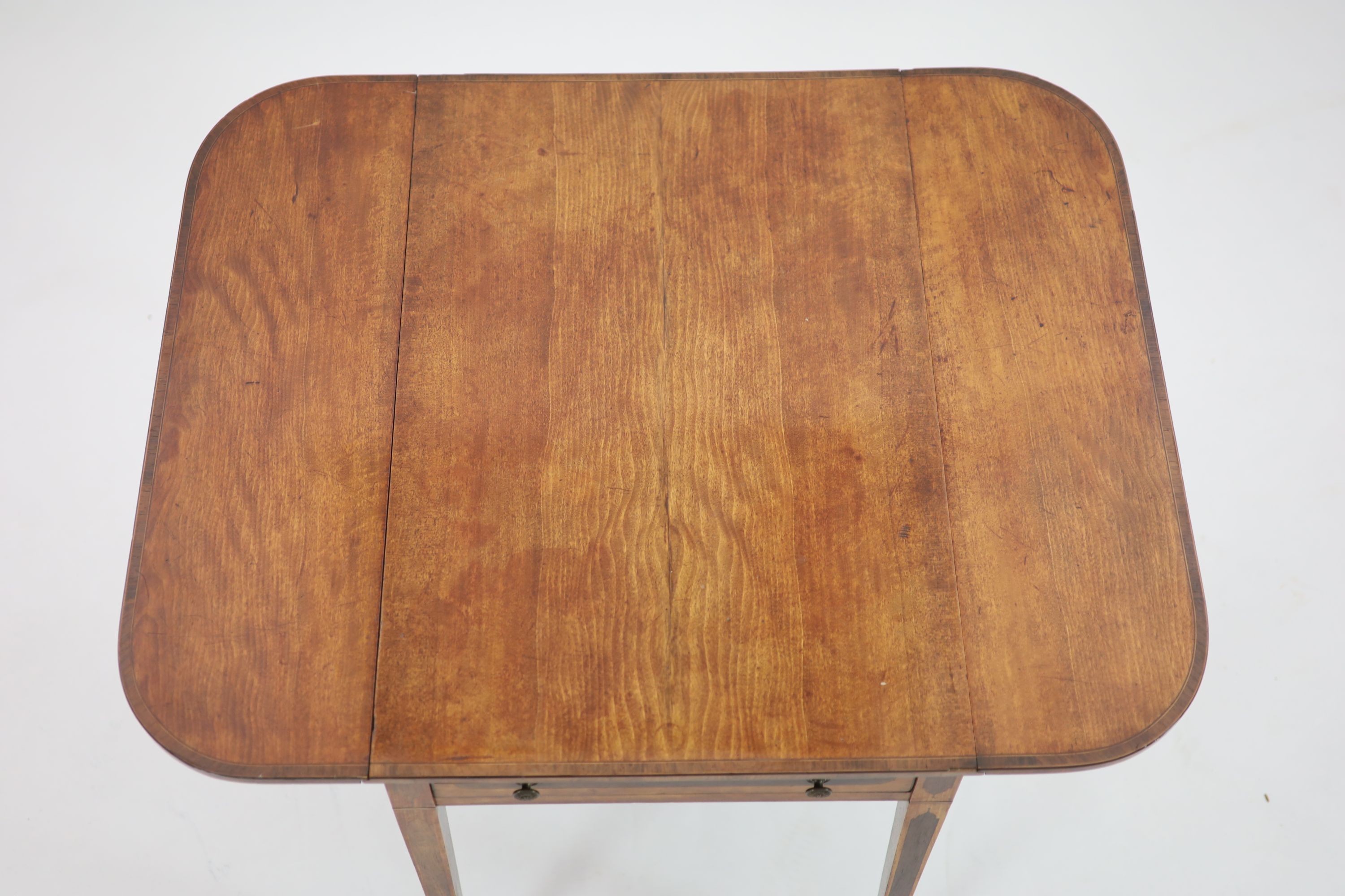 A George III harewood and kingwood Pembroke table, W.52cm L.76cm H.71cm